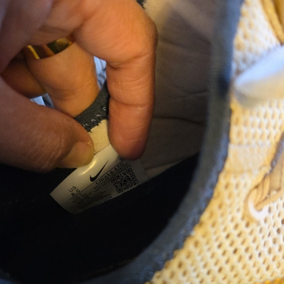Nike Athletic Shoes in Cream and Gold - Picture 12 of 13